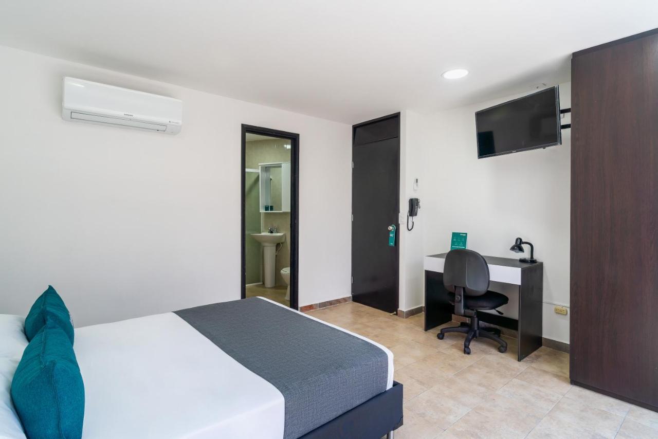 Ayenda Coliving La 78A Hotel เมเดยิน ภายนอก รูปภาพ